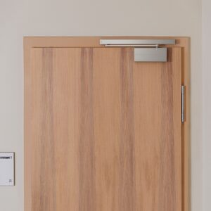 מחזיר דלת הידראולי תוצרת ASSA ABLOY דגם DC175