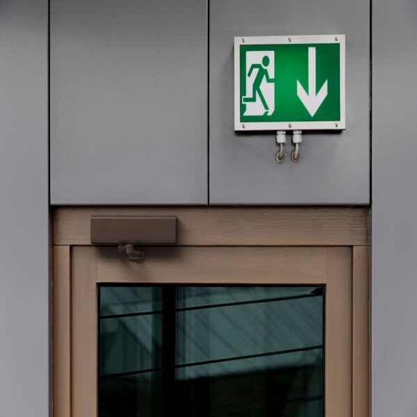 מחזיר דלת הידראולי תוצרת ASSA ABLOY דגם DC340